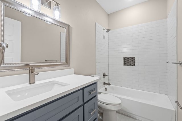 913 Pease River Drive, Granbury, TX 76048
