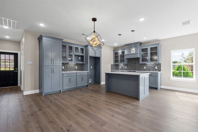 913 Pease River Drive, Granbury, TX 76048