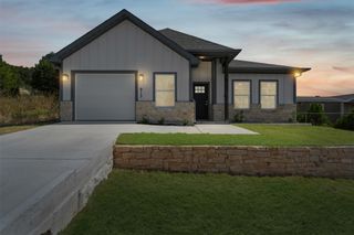 913 Pease River Drive, Granbury, TX 76048