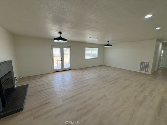 16854 Sholic St, Victorville, CA 92395