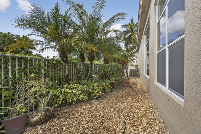 10842 Greenbriar Villa Drive, Lake Worth, FL 33449