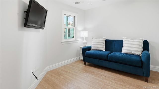 62 Knolls Drive, Stony Brook, NY 11790