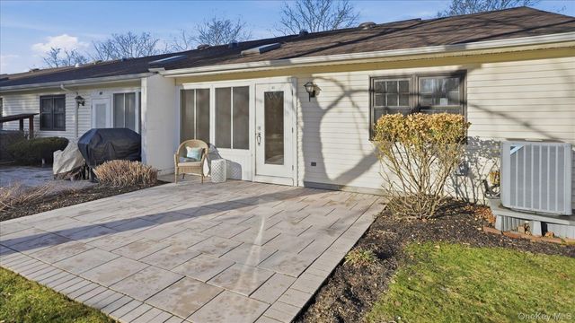 62 Knolls Drive, Stony Brook, NY 11790