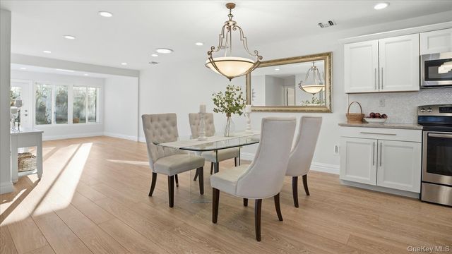 62 Knolls Drive, Stony Brook, NY 11790