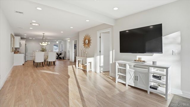 62 Knolls Drive, Stony Brook, NY 11790