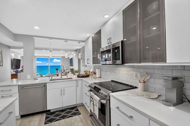3580 S OCEAN Boulevard 4F, South Palm Beach, FL 33480