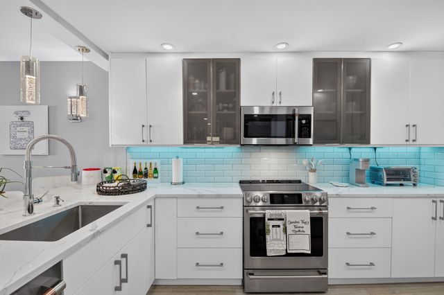 3580 S OCEAN Boulevard 4F, South Palm Beach, FL 33480