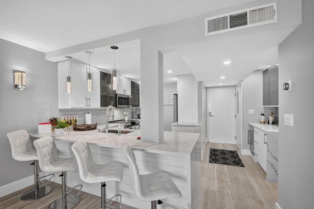 3580 S OCEAN Boulevard 4F, South Palm Beach, FL 33480