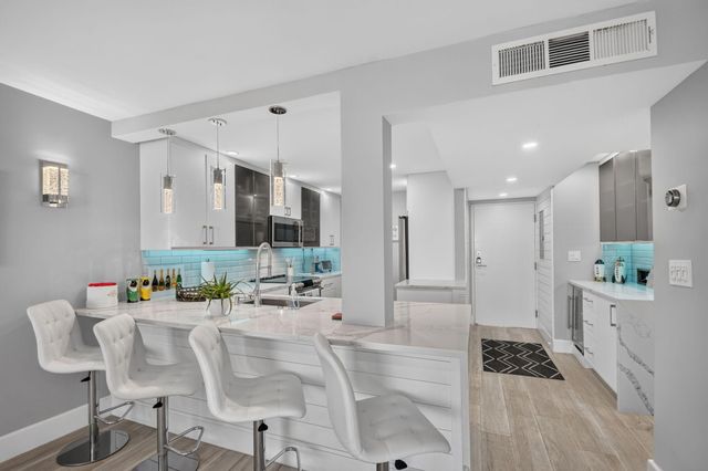3580 S OCEAN Boulevard 4F, South Palm Beach, FL 33480