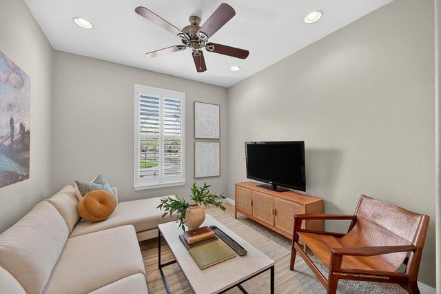 2145 Ryedale Ln, Sacramento, CA 95835