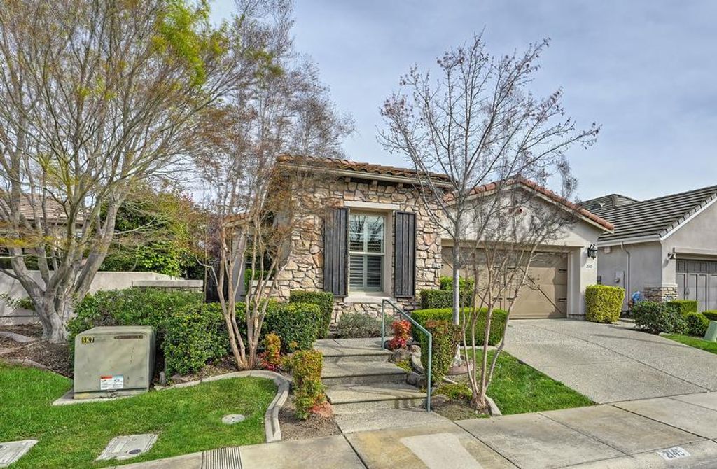 2145 Ryedale Ln, Sacramento, CA 95835
