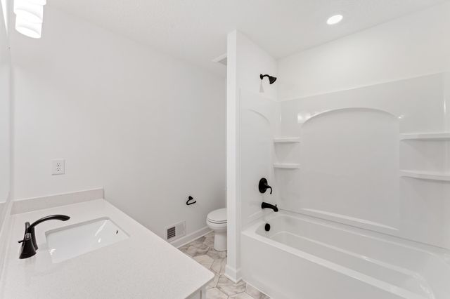 4651 Obsidian Way, Victoria, MN 55386