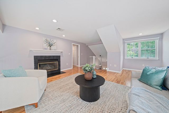 9 Powder Hill Way 9, Westborough, MA 01581