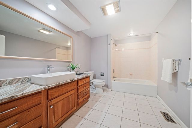 9 Powder Hill Way 9, Westborough, MA 01581