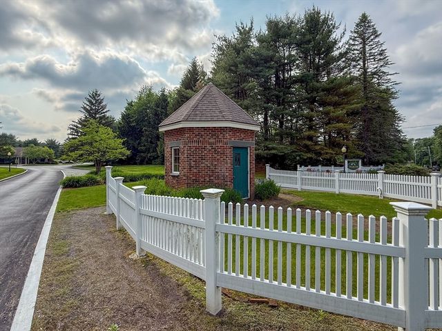 9 Powder Hill Way 9, Westborough, MA 01581