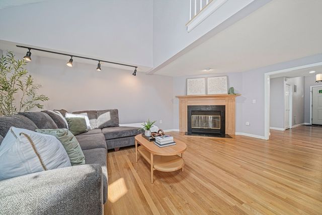 9 Powder Hill Way 9, Westborough, MA 01581