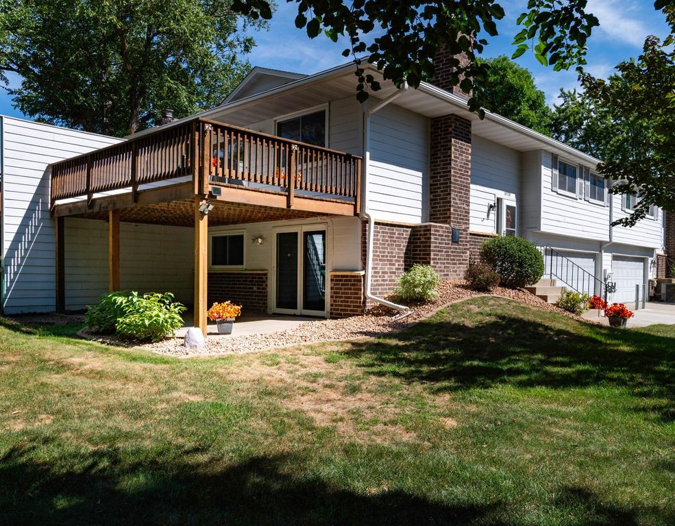 10520 Decatur Avenue S, Bloomington, MN 55438 — exterior