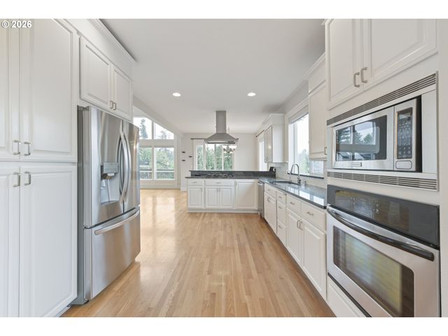 14739 Se BADGER CREEK Rd, Happy Valley, OR 97086