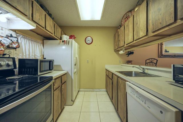 8620 N Sherman Circle 204, Miramar, FL 33025
