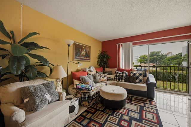 8620 N Sherman Circle 204, Miramar, FL 33025
