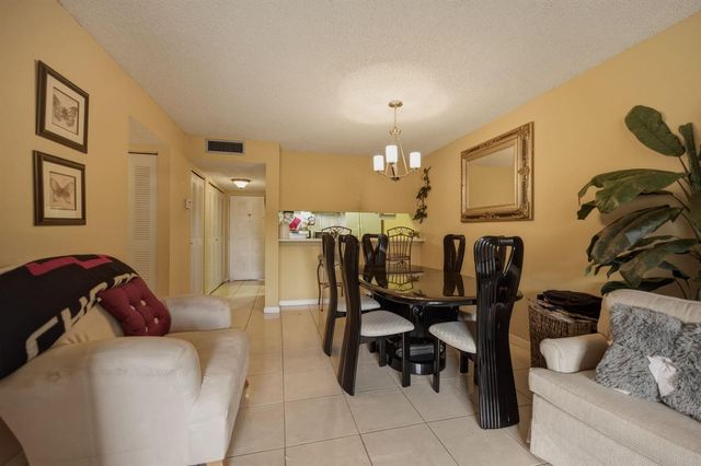 8620 N Sherman Circle 204, Miramar, FL 33025
