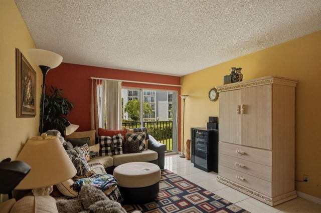 8620 N Sherman Circle 204, Miramar, FL 33025