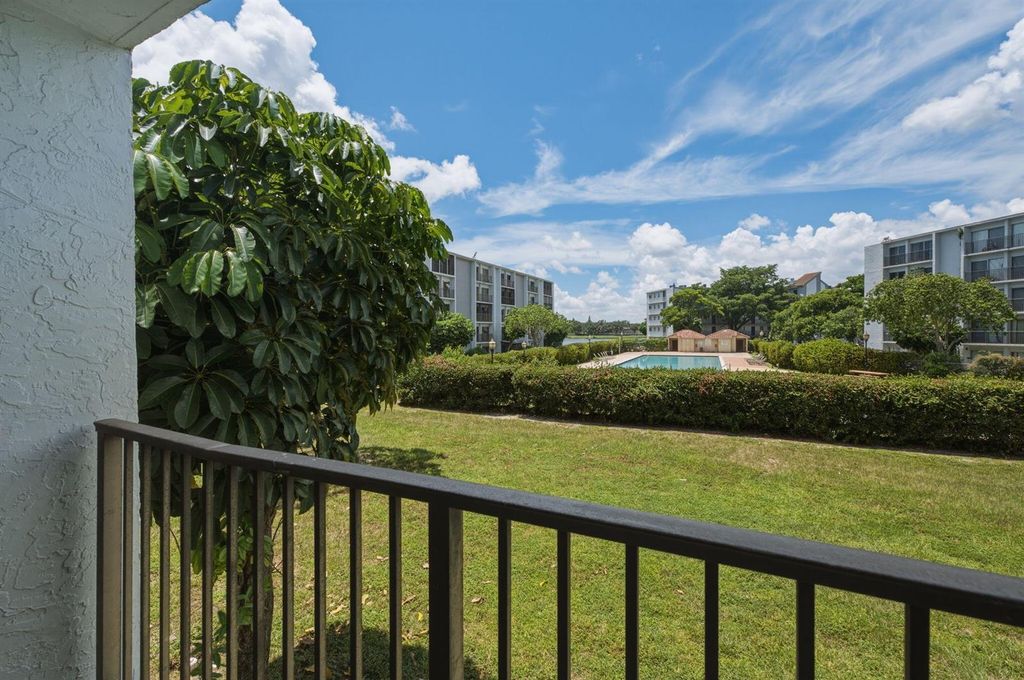 8620 N Sherman Circle 204, Miramar, FL 33025