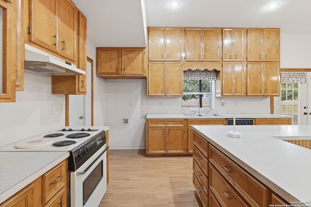 9325 Fm 1339, Martindale, TX 78655