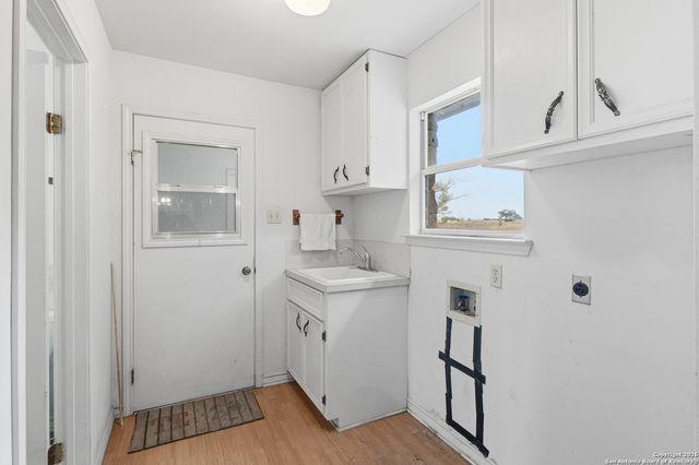 9325 Fm 1339, Martindale, TX 78655