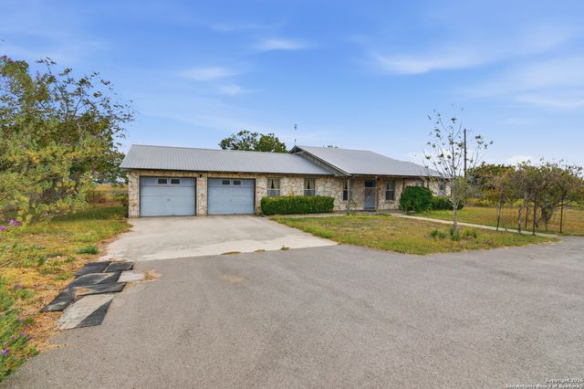 9325 Fm 1339, Martindale, TX 78655