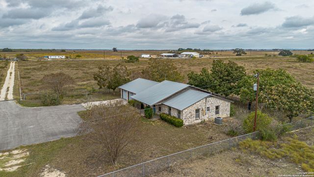 9325 Fm 1339, Martindale, TX 78655