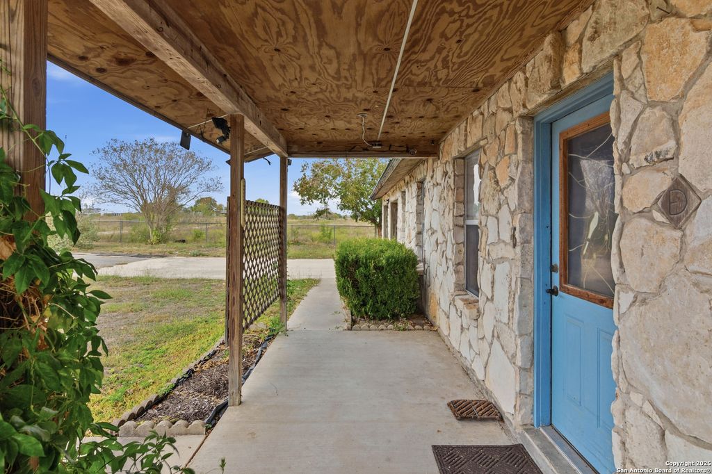 9325 Fm 1339, Martindale, TX 78655