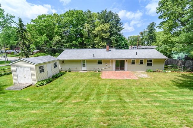 33 Eisenhower Rd, Framingham, MA 01701