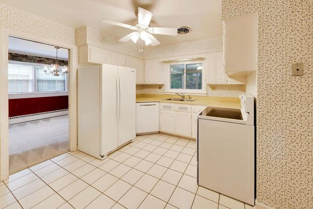412 S Banbury Road, Arlington Heights, IL 60005