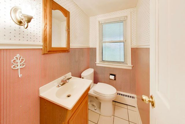 412 S Banbury Road, Arlington Heights, IL 60005
