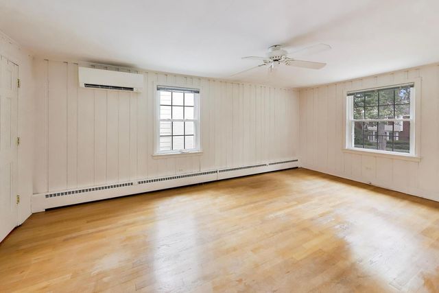 412 S Banbury Road, Arlington Heights, IL 60005