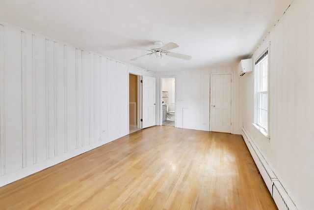 412 S Banbury Road, Arlington Heights, IL 60005