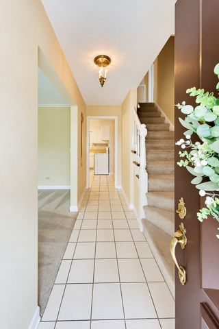 412 S Banbury Road, Arlington Heights, IL 60005