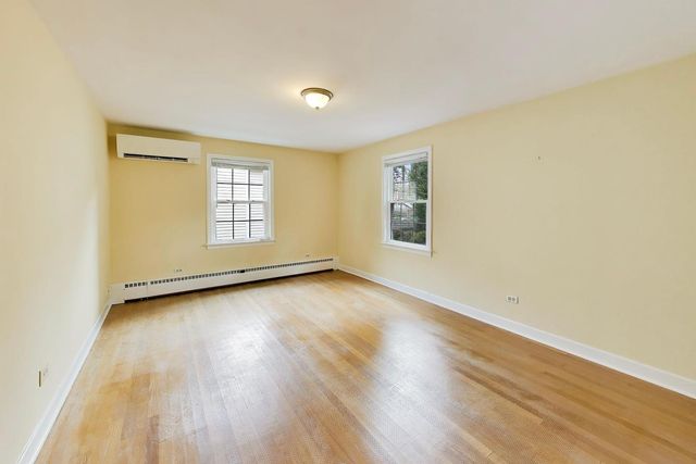 412 S Banbury Road, Arlington Heights, IL 60005