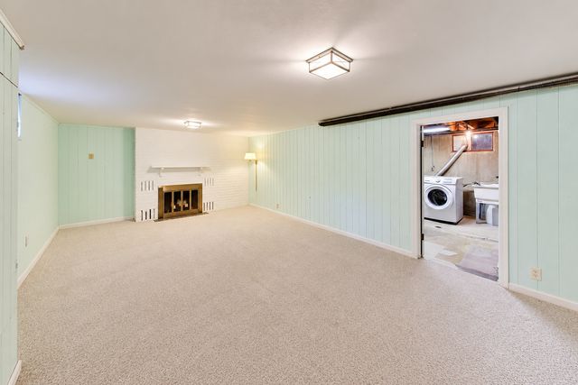 412 S Banbury Road, Arlington Heights, IL 60005
