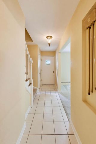 412 S Banbury Road, Arlington Heights, IL 60005