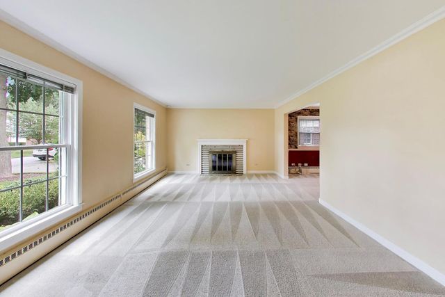 412 S Banbury Road, Arlington Heights, IL 60005