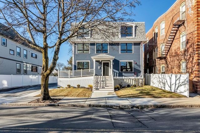 272 Cross St 4, Malden, MA 02148