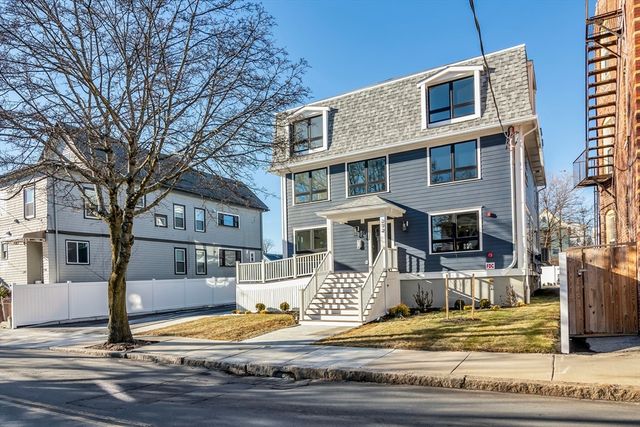 272 Cross St 4, Malden, MA 02148