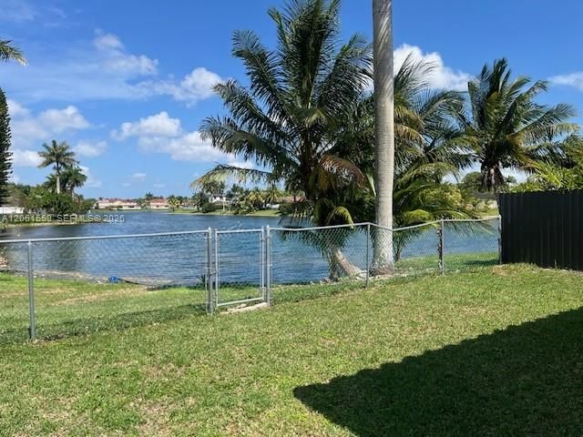 6983 SW 161st PL 0, Miami, FL 33193