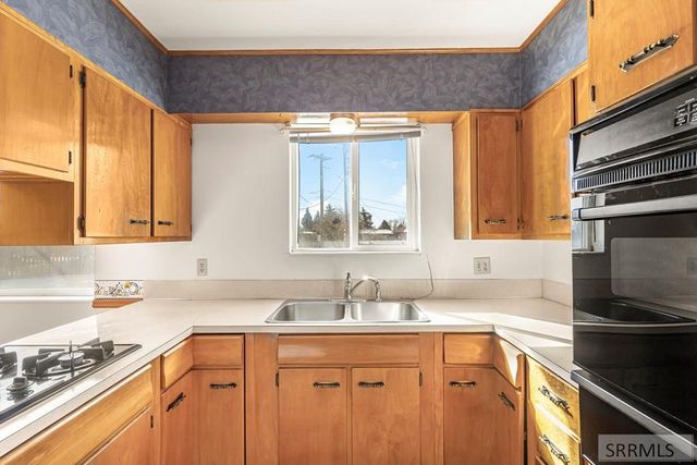 815 N Bergeson Drive, Idaho Falls, ID 83401