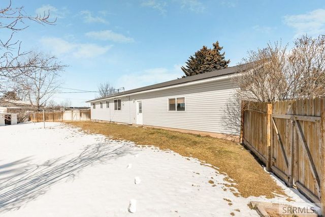 815 N Bergeson Drive, Idaho Falls, ID 83401