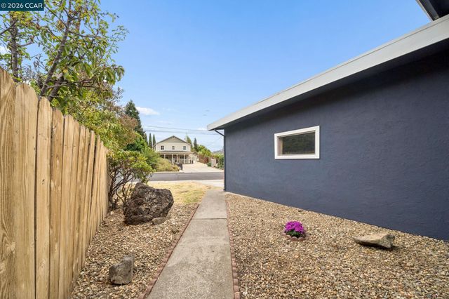 5660 Casino Ave, San Pablo, CA 94806