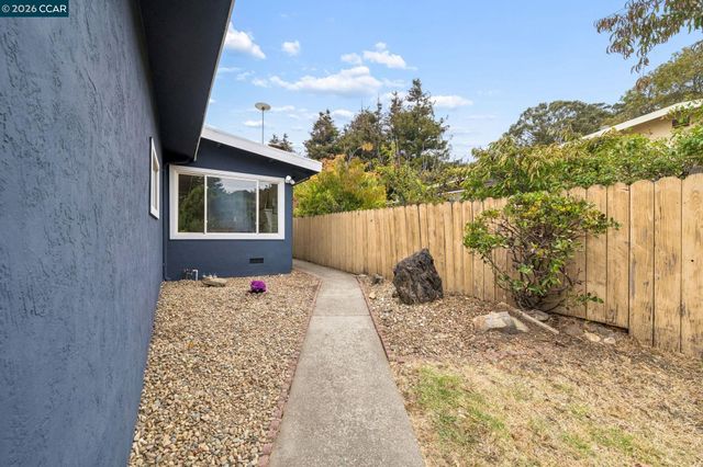 5660 Casino Ave, San Pablo, CA 94806