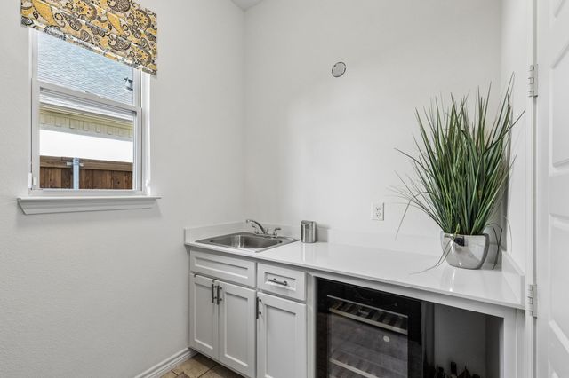 13624 Walsh Avenue, Fort Worth, TX 76008